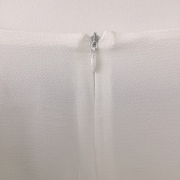 NWT BELONGSCI women’s white mini dress v-neck bell sleeve shift dress size M - Picture 6 of 8